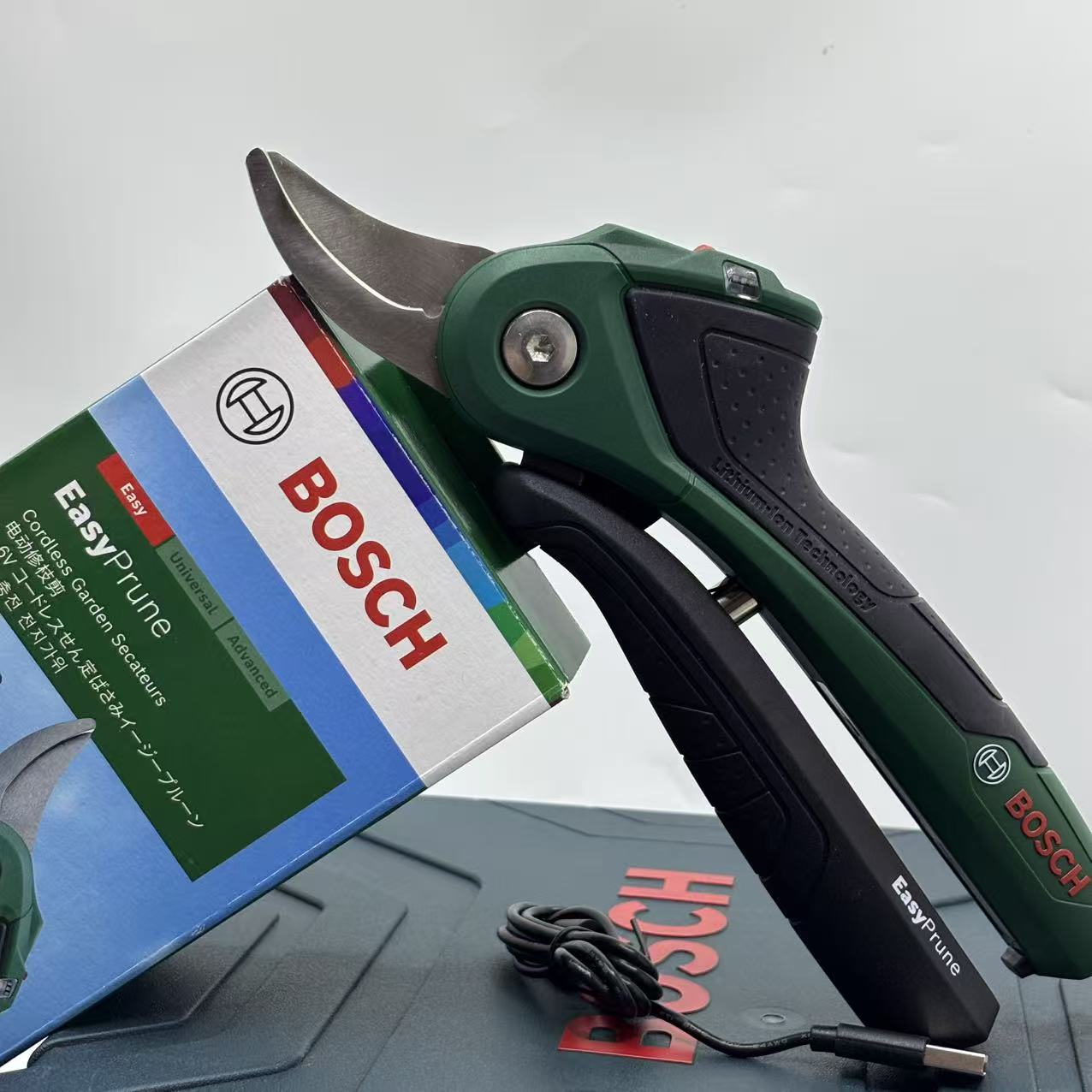 กรรไกรตัดกิ่งไร้สาย Bosch 3.6V - Pruning Shears บทวิจารณ์และราคา
